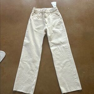 NWT A&F The 90’s Relaxed Jean High Rise, size 25 Regular in Ecru